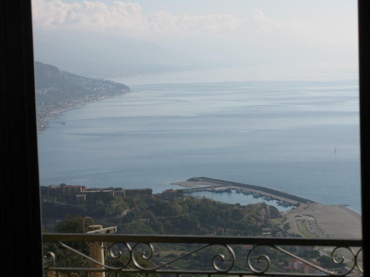 Azienda Agrituristica Le Terre Di San Leonardo チェトラーロ エクステリア 写真