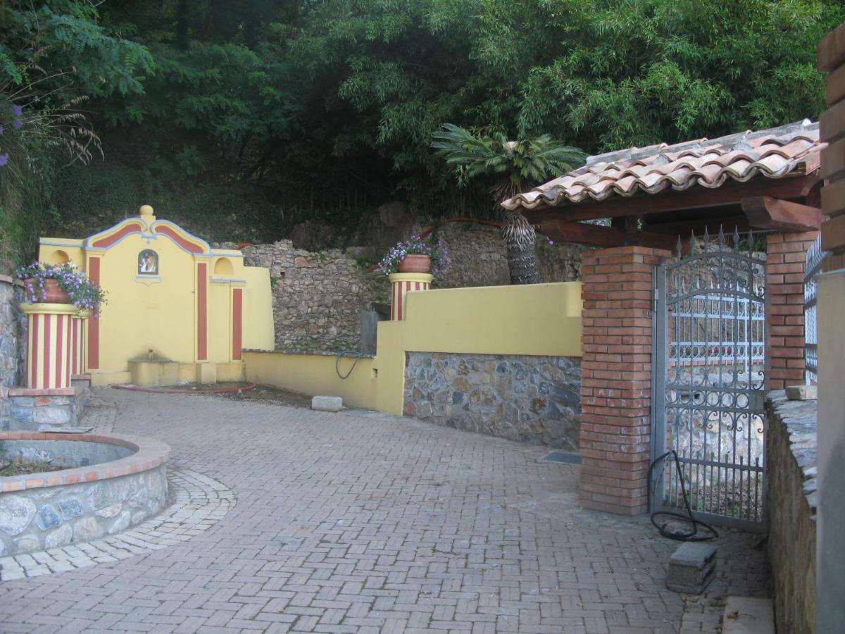 Azienda Agrituristica Le Terre Di San Leonardo チェトラーロ エクステリア 写真