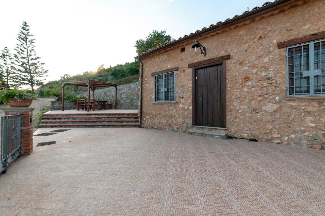 Azienda Agrituristica Le Terre Di San Leonardo チェトラーロ エクステリア 写真